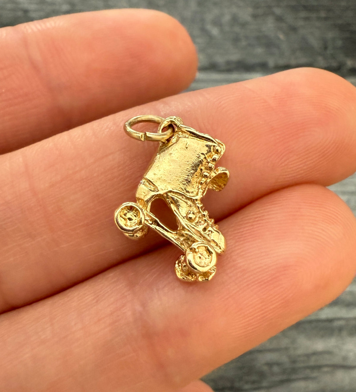 Vintage 14K Gold Roller Skate Charm (S)