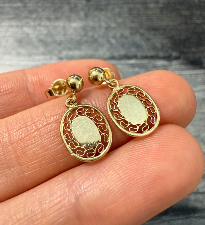 Vintage 14K Gold Oval Disc Dangling Earrings