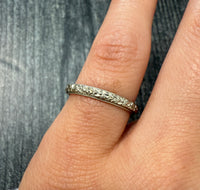Art Deco 18K Gold Chased Flower Motif Band, Size 5.5