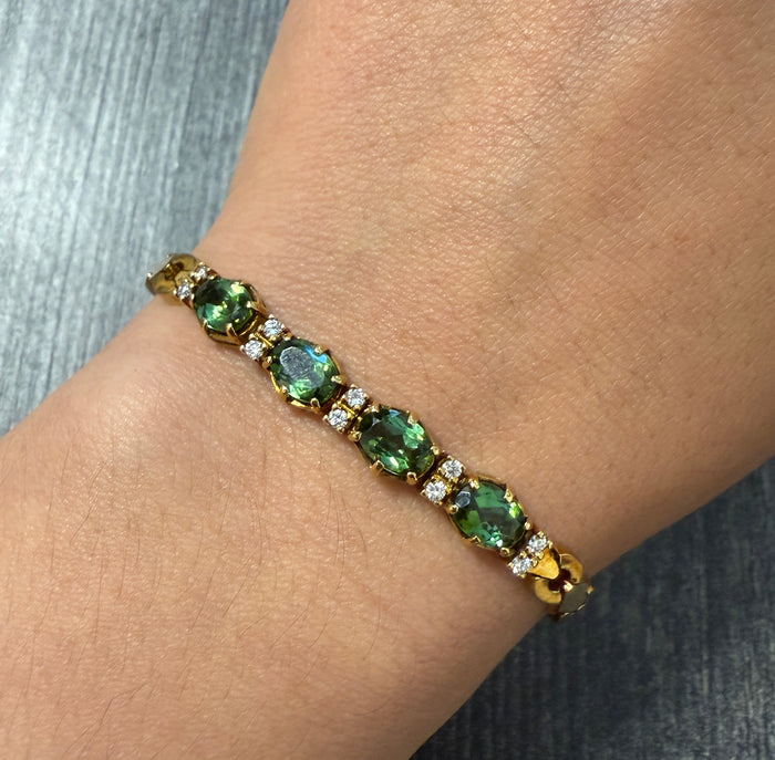 Green Tourmaline and Diamond Bracelet in 18K Gold