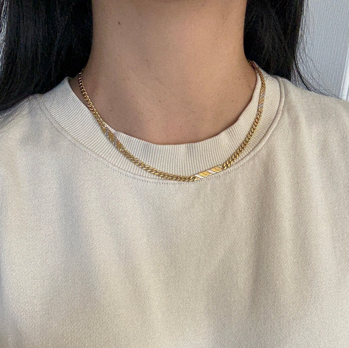 Flat Double Curb Link and Oval Station 18K Gold Chain