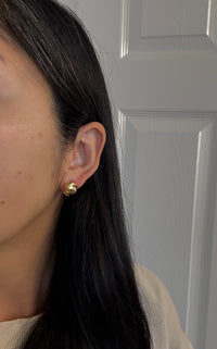 Tiffany & Co Elsa Peretti Button Studs in 18K Gold (Y)