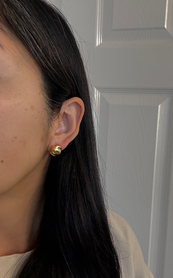 Tiffany & Co Elsa Peretti Button Studs in 18K Gold (Y)