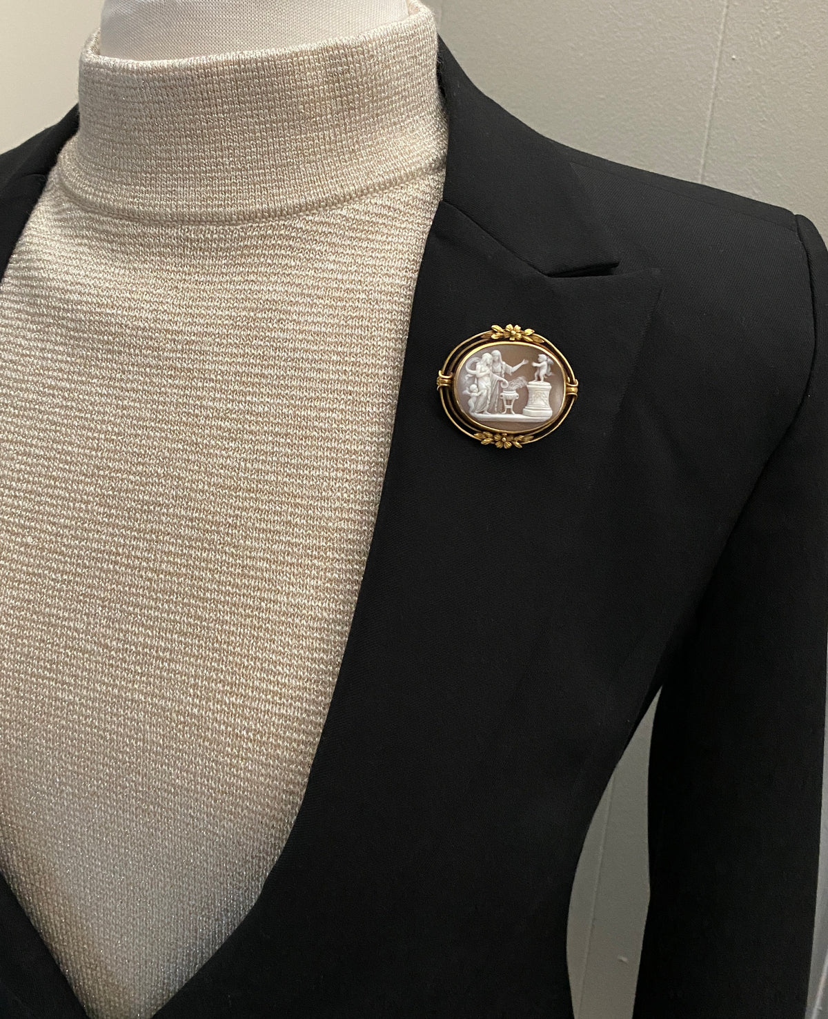 Victorian 18K Gold Putti Cherub Carved Shell Cameo Brooch, Pin