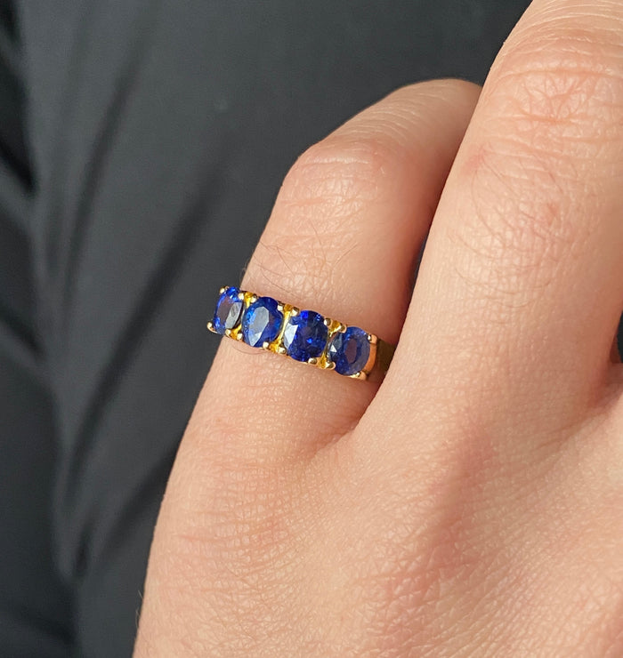 Velvet Blue Sapphire and 18K Gold Band