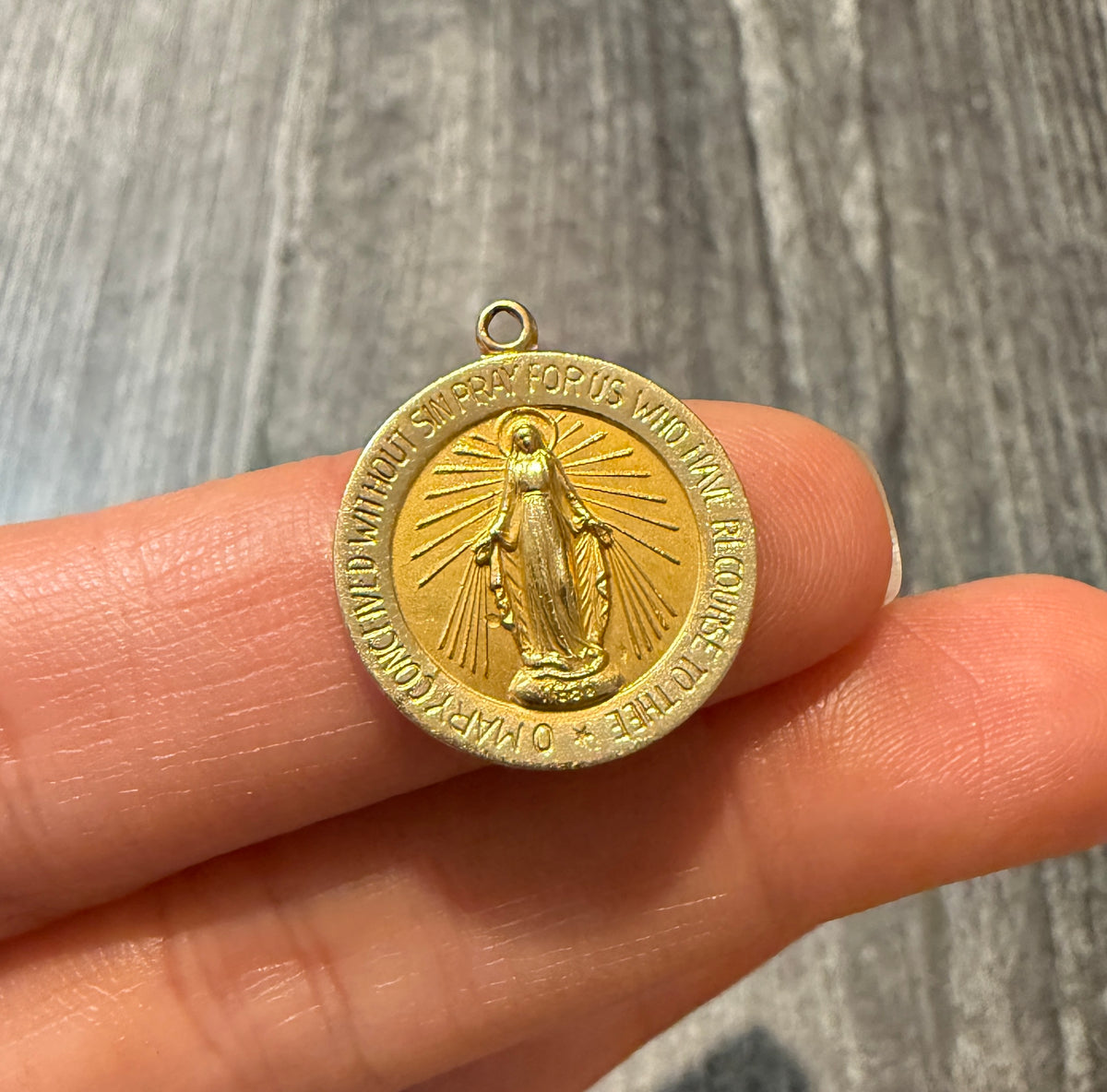 Virgin Mary Medal in 14K Gold