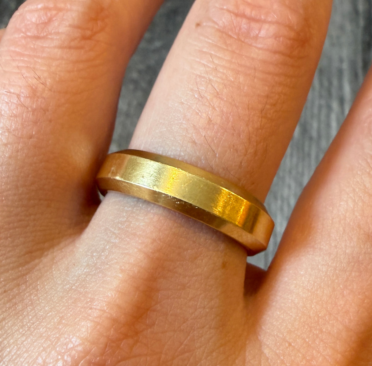 David Yurman 18K Gold Beveled Edge Band, Size 9 (I)