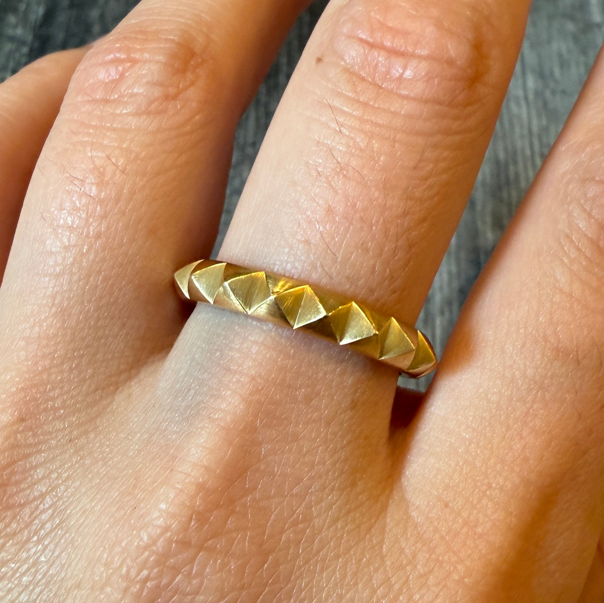David Yurman Spiky Pyramid Band in 18K Gold, Ring Size 9.75 (I)