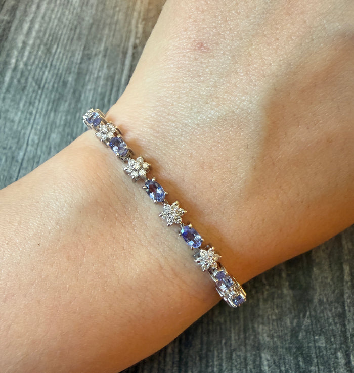 Tanzanite and Diamond Star Line Bracelet in 14K Gold (A)