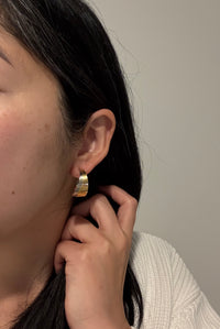 Wavy Bicolor 18K Gold Hoop Earrings (S)