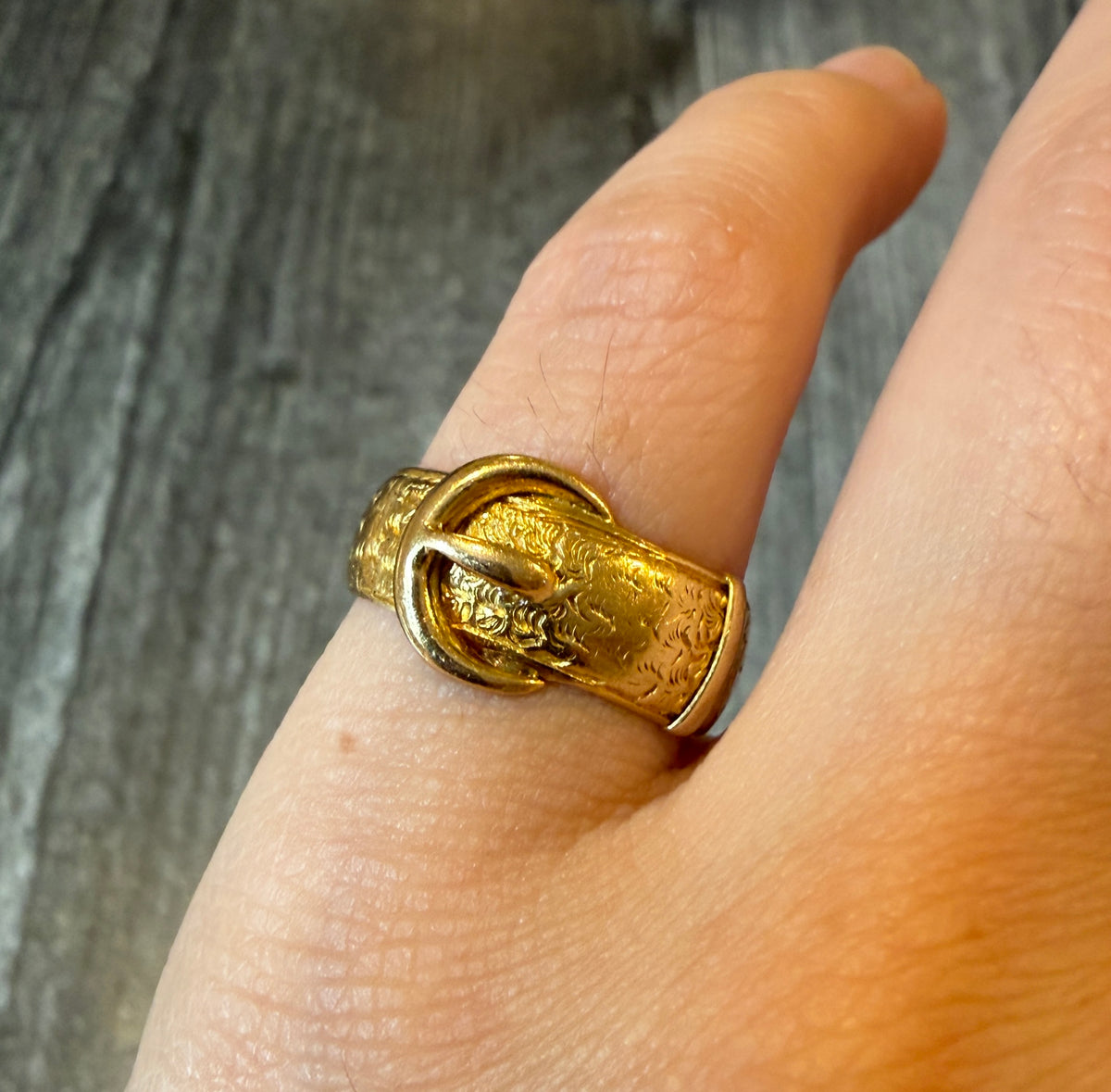 English 18K Gold Buckle Band (S)