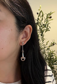 Horsebit Dangling 14K White Gold Earrings (I)