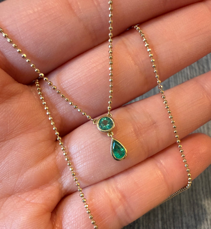 Emerald Drop and 18K Gold Ball Necklace with Adjustable Length (S)