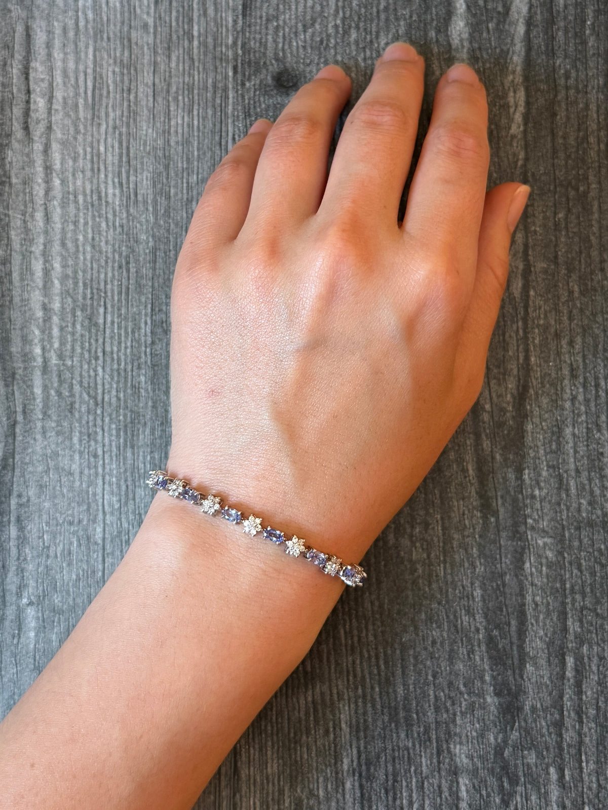 Tanzanite and Diamond Star Line Bracelet in 14K Gold