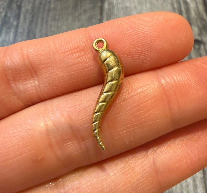 Twist Italian Horn Charm in 14K Gold