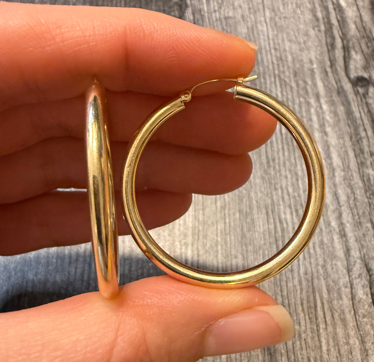 Tubular 14K Gold Hoop Earrings, 1.5” Long (S)