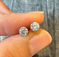 Diamond 0.9 CTTW and 14K White Gold Stud Earrings (I)