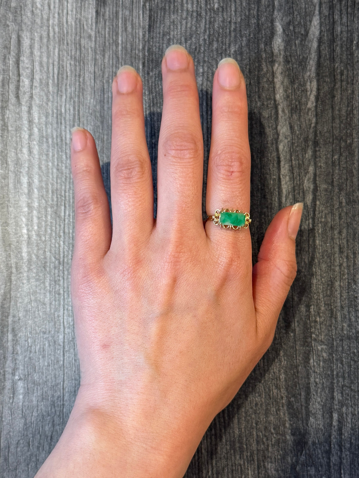 Scalloped Jade and 14K Gold Ring