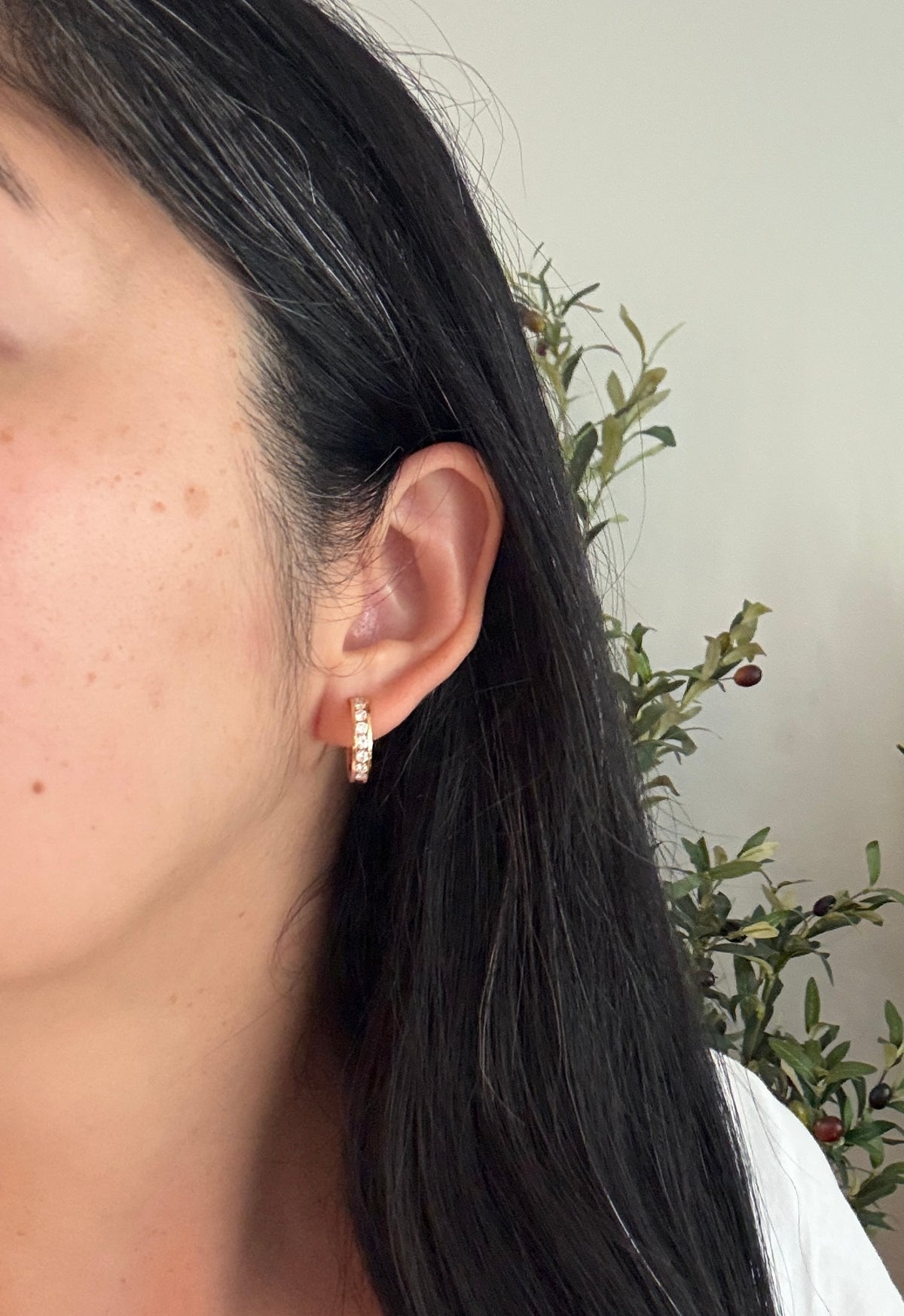 1.8 Ct Diamond and 18K Gold Hoop Earrings
