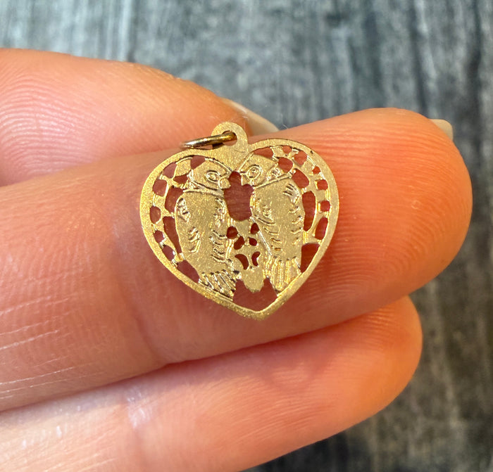 Small Filigree Lovebirds Heart Charm in 14K Gold