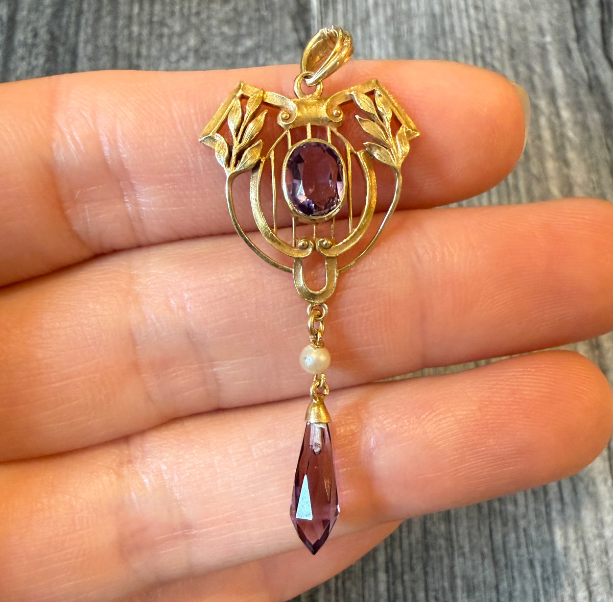 Art Nouveau Amethyst and Pearl Lavalier in 14K Gold
