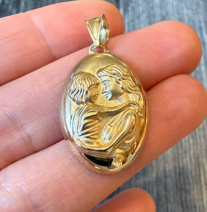 Mother and Child 14K Gold Charm (M)