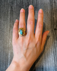 Art Nouveau Natural Opal and Chased 14K Gold Ring (I)