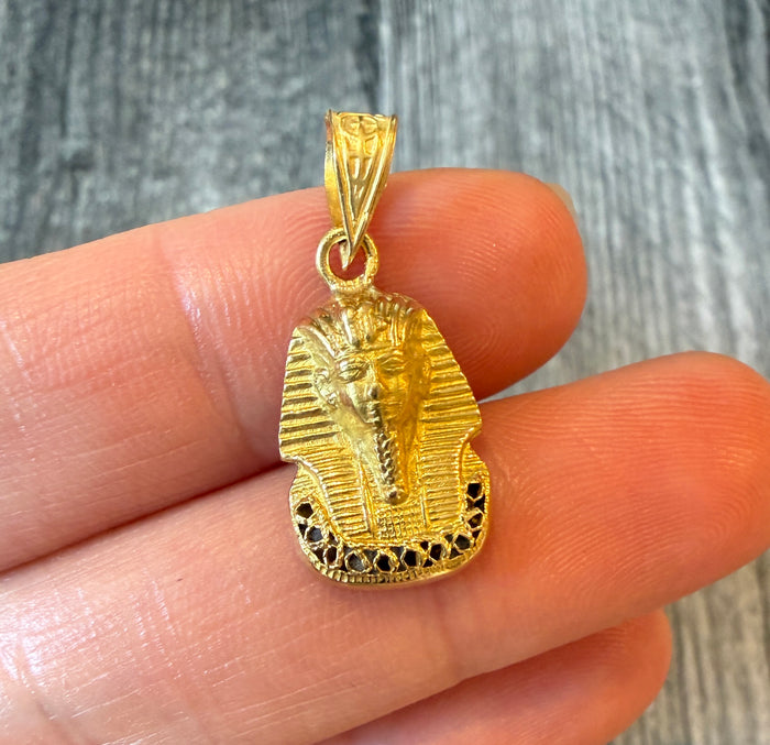 Egyptian Pharaoh Charm in 18K Gold