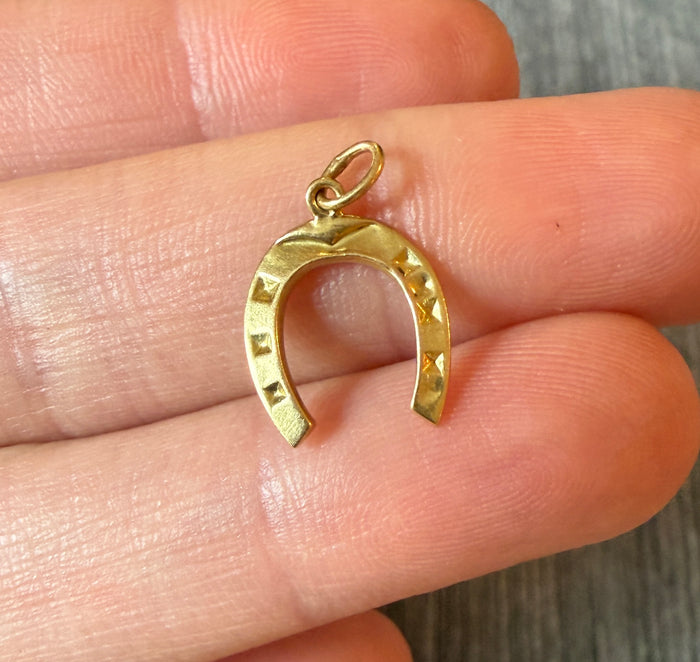 Vintage 18K Gold Horseshoe Charm