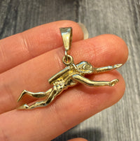Large Scuba Diver Pendant in 14K Gold (M)
