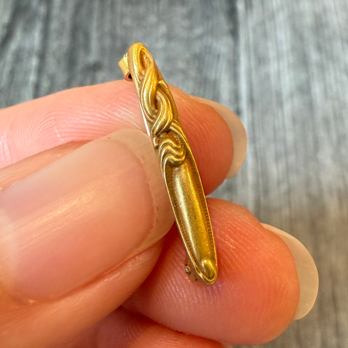 Mini Art Nouveau 10K Gold Bar Pin