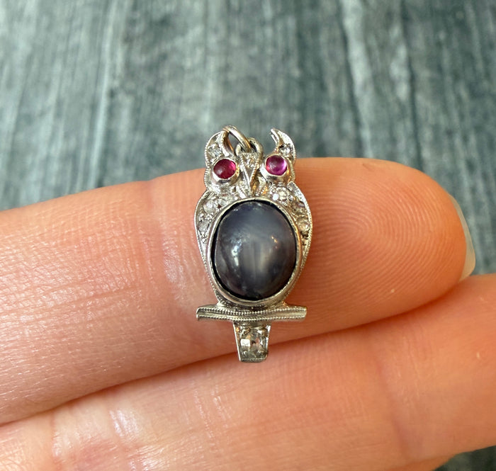 Art Deco Star Sapphire and Ruby Owl Charm in Platinum (J)