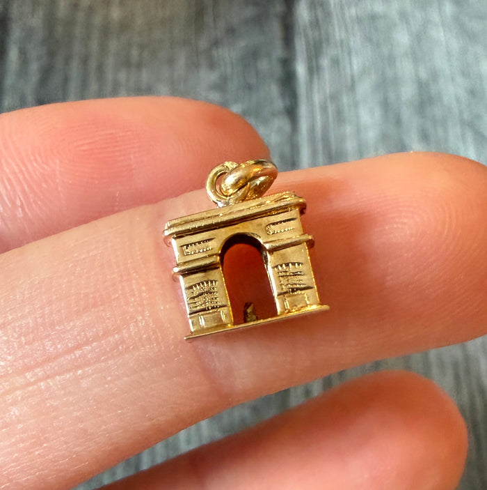 Vintage 18K Gold Arc De Triomphe Charm