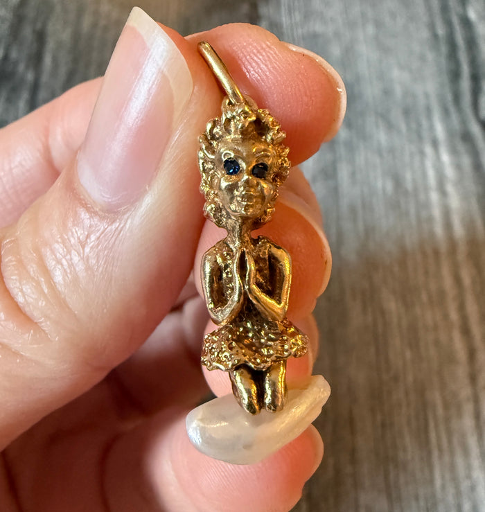 Vintage 14K Gold Praying Child Charm