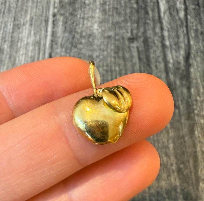 Apple Charm in 18K Gold