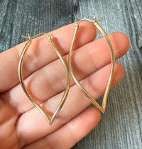 Large Wavy Leaf Shaped Tubular Hoop Earrings in 14K Gold