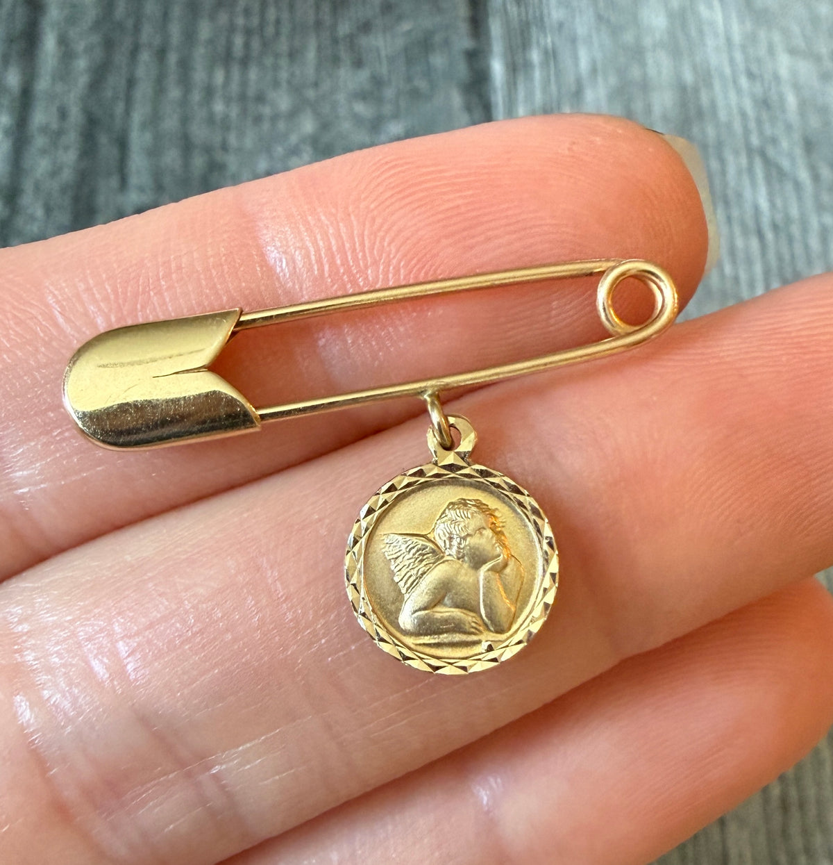 Safety Pin and Cherub Charm in 14K Gold (S)