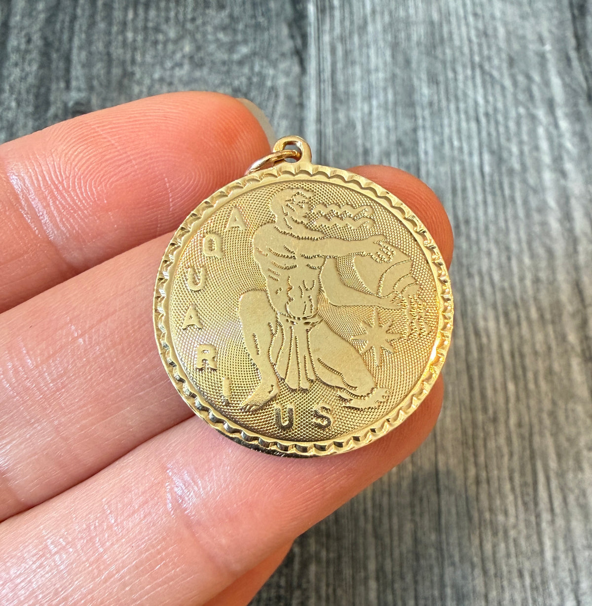 Vintage Aquarius Zodiac Disc Charm in 14K Gold