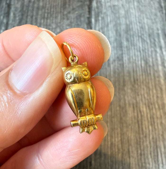 Puffy Perched Owl Charm in 18K Gold (S)