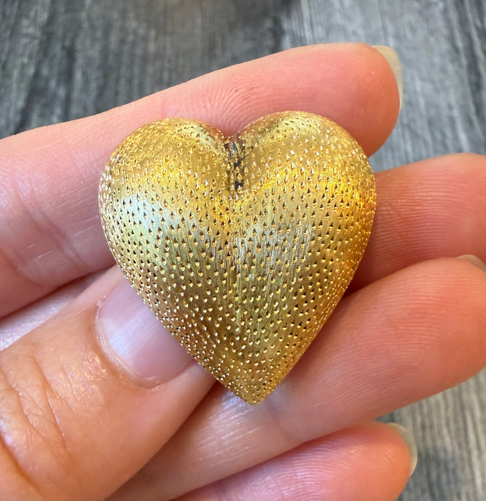 Tiffany & Co Strawberry Heart Brooch in 18K Gold Brooch (I)