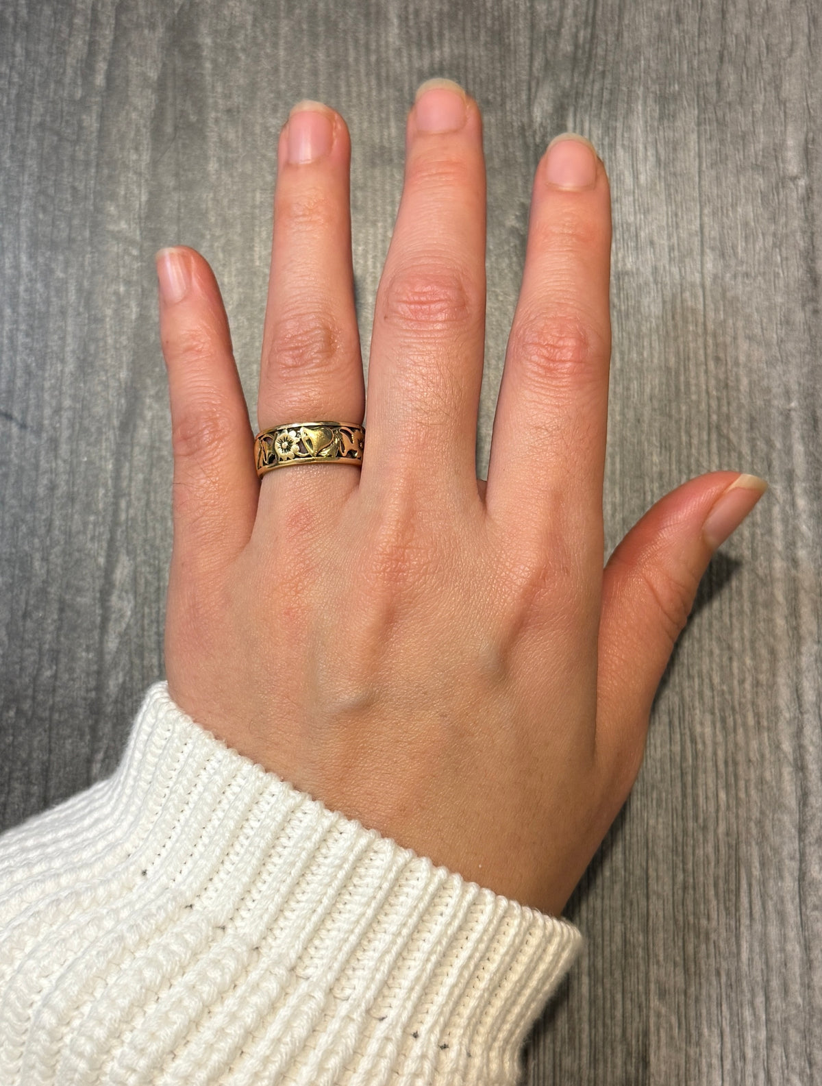 Vintage Flower and Bell Eternity Band in 14K Gold, Size 6.75 (S)