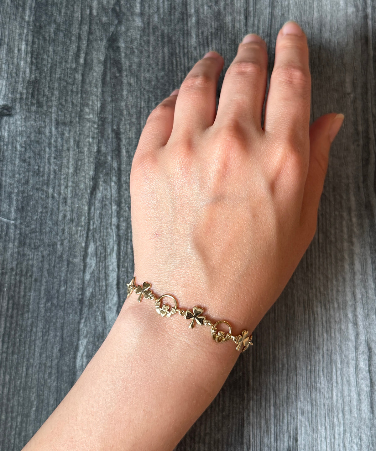 Irish 14K Gold Clover and Claddagh Bracelet, 7” Long (A)