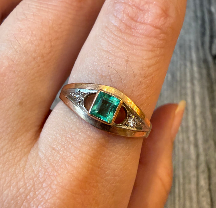 Russian Emerald and Diamond Ring in 14K Gold (I)