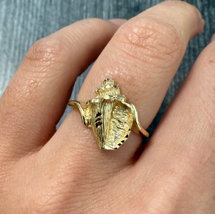 14K Gold Seashell Ring