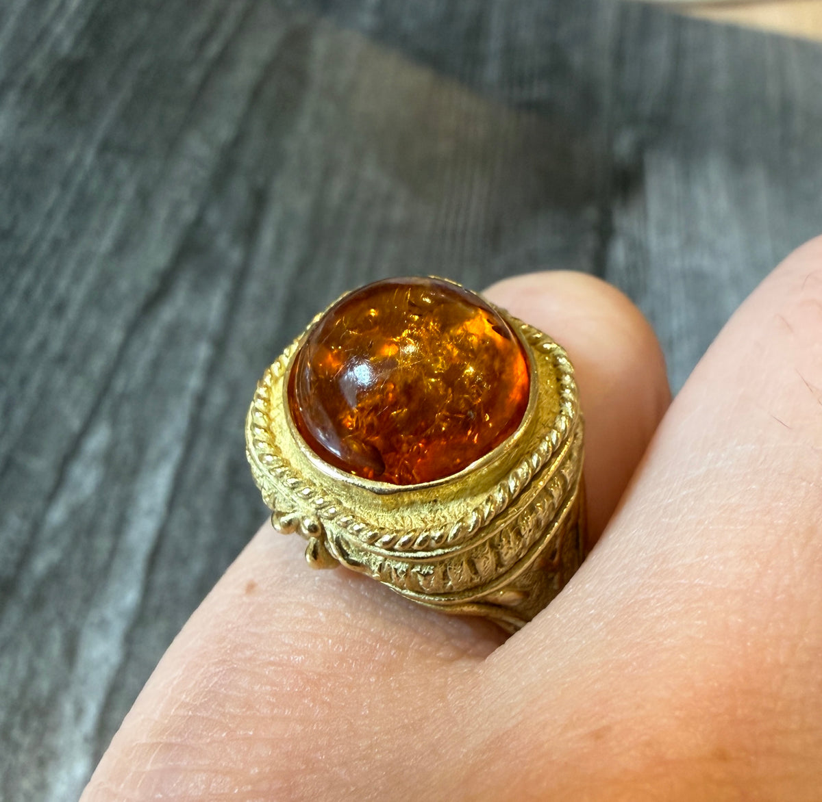 Archaeological Revival Style Amber and 18K Gold Ring (I)