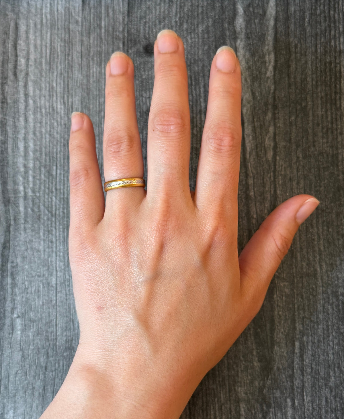 Chevron Patterned Two Tone 22K Gold Band, Size 6.75