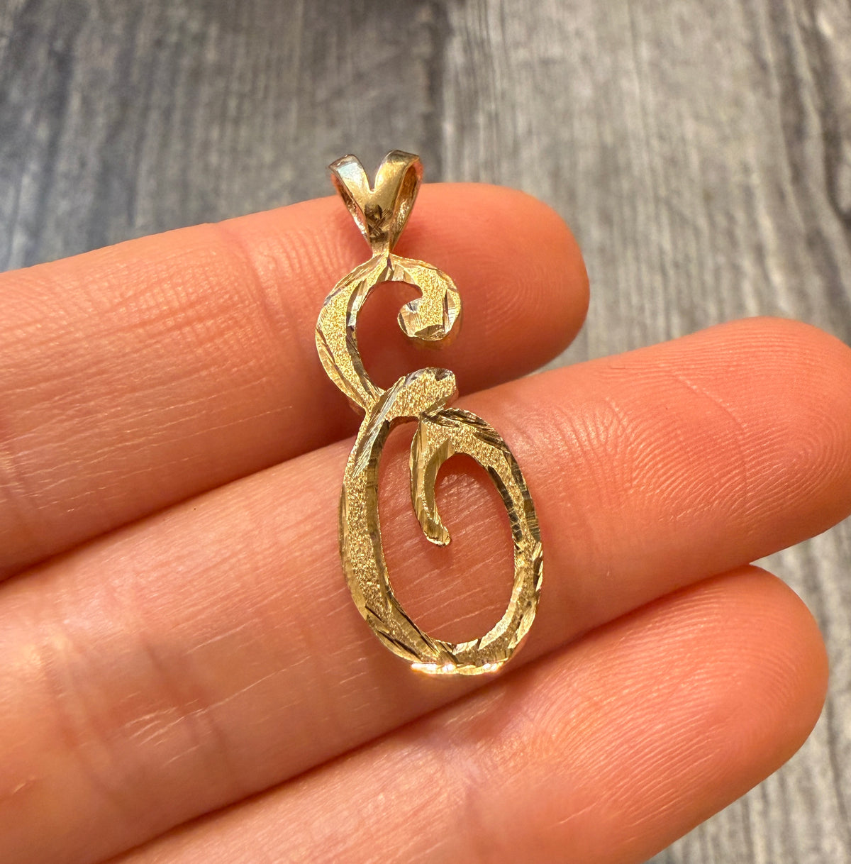 Large Script Initial "E" Charm in 14K Gold (S)