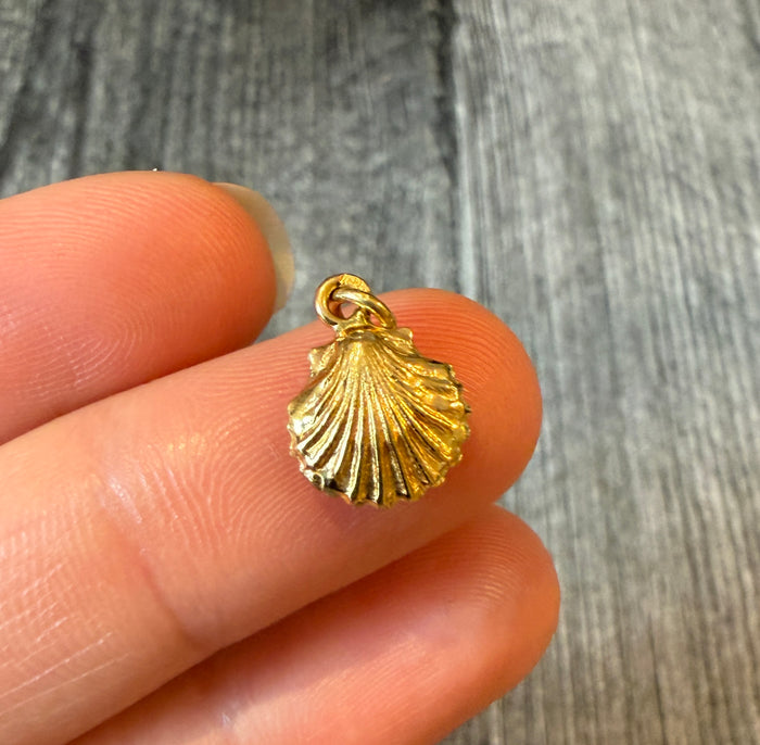 Small 18K Gold Seashell Charm