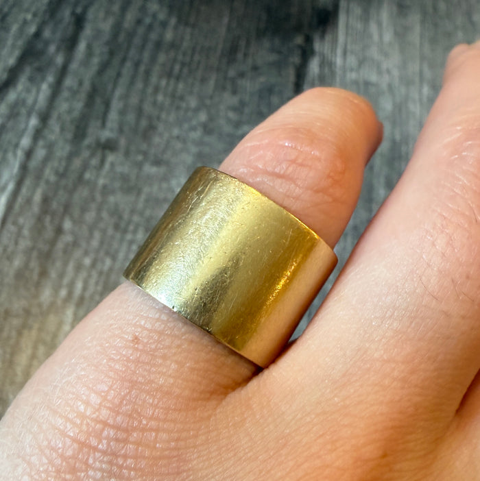 Wide Vintage 18K Gold Cigar Band, Size 6.25