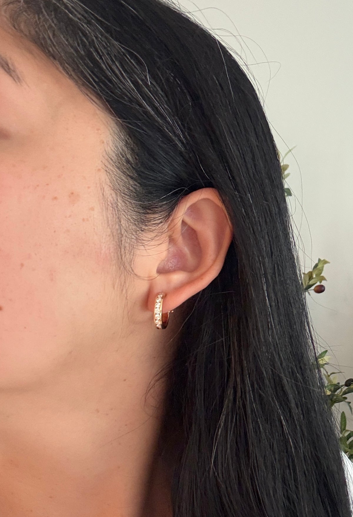 1.8 Ct Diamond and 18K Gold Hoop Earrings